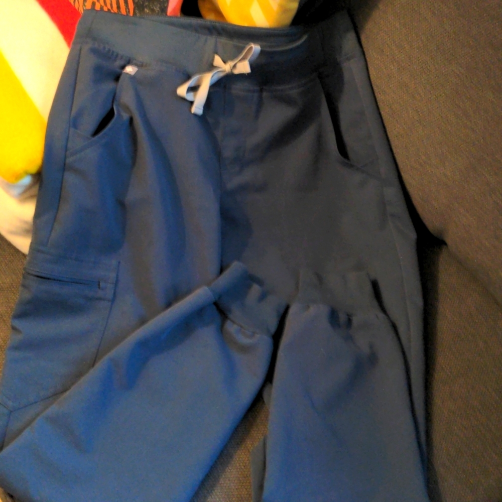 FIGS Zamora jogger scrub SMALL dark harbor